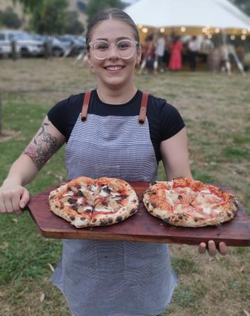 Slingering pizza in Strath Creek.

#pizzanapoletana#pizzacatering #melbournecatering #foodtruck #melbournefoodie #melbournefoodtruck